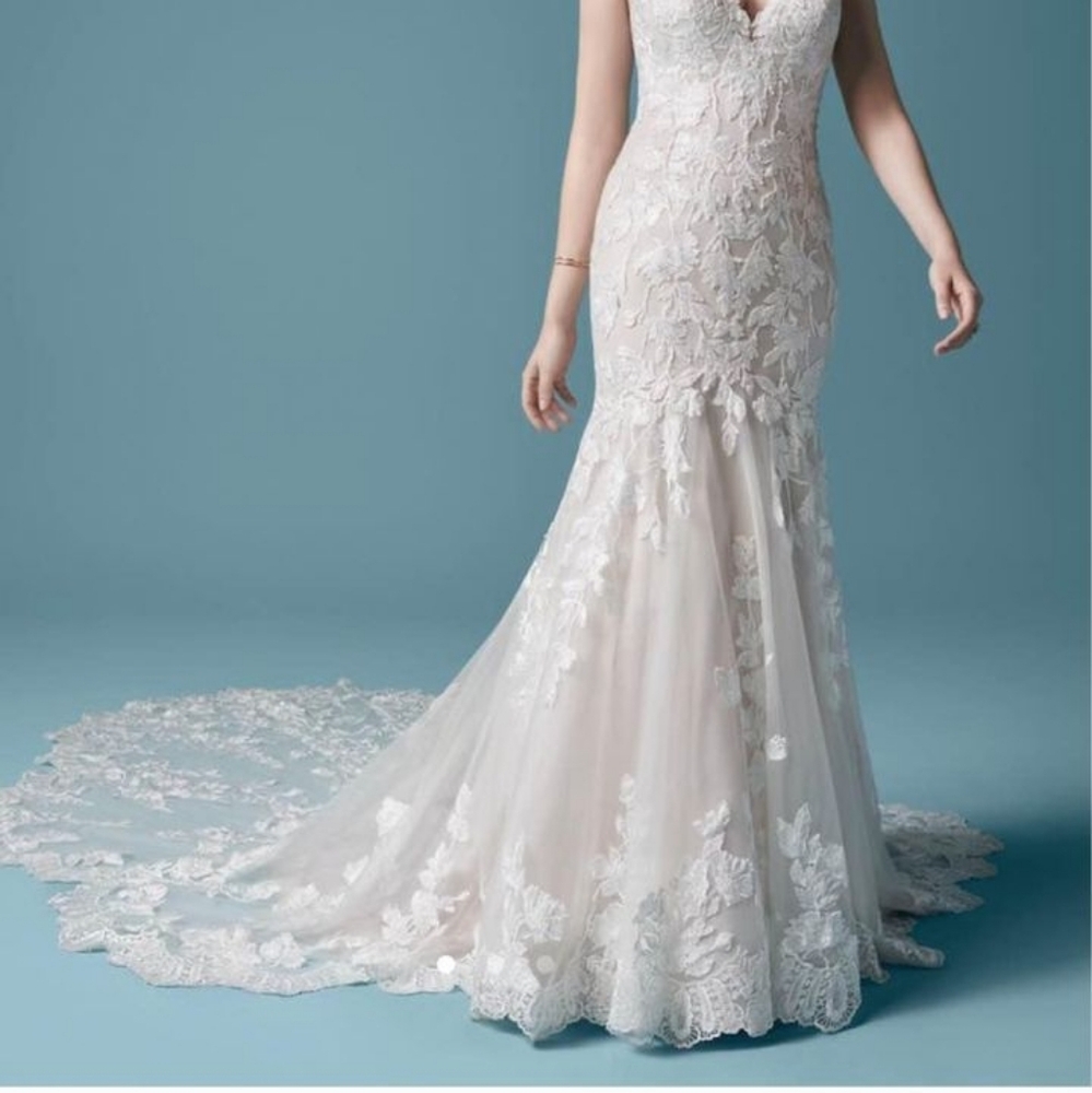 Maggie Sottero SIZE 14 unaltered Giana wedding Gown - Picture 3 of 4